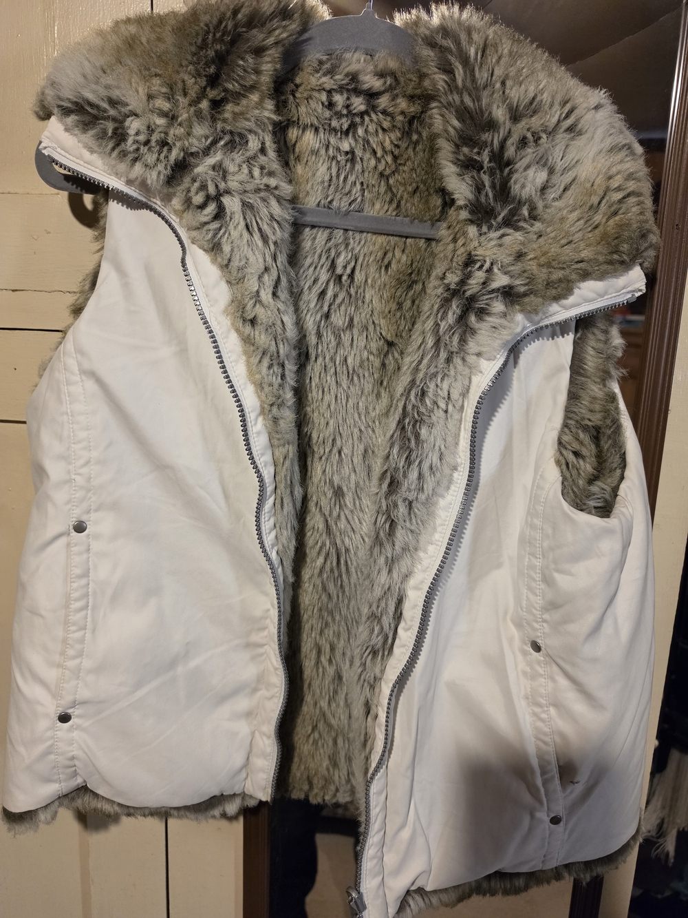 Faux Fur-Lined White Reversible - Women's Vest